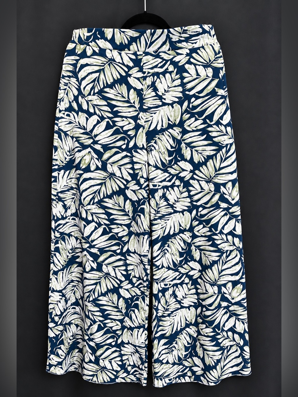 SHEIN Navy Wide-Leg Pants with White Leaf Print